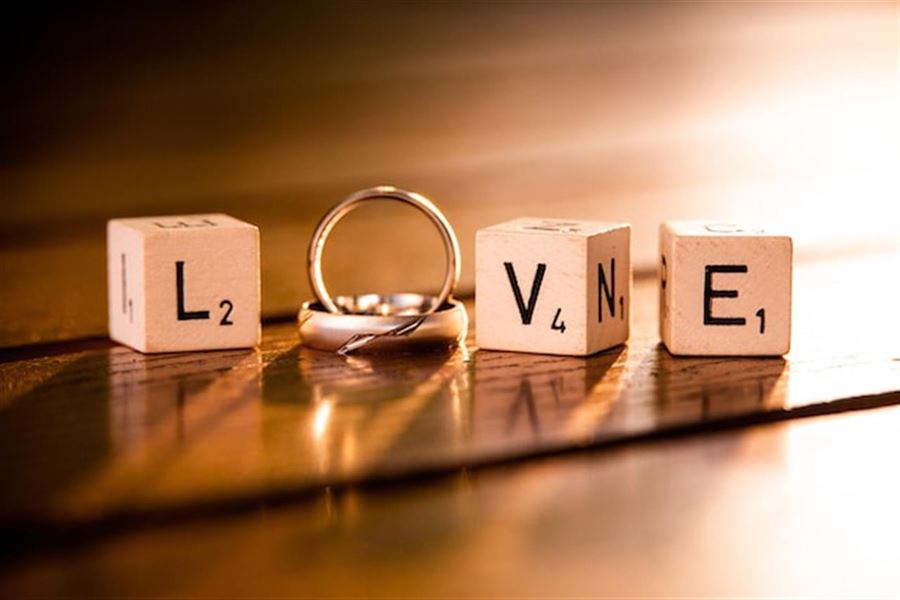 Vielsesringe i hvidguld – smukke og holdbare ringe til at fuldende den perfekte dag