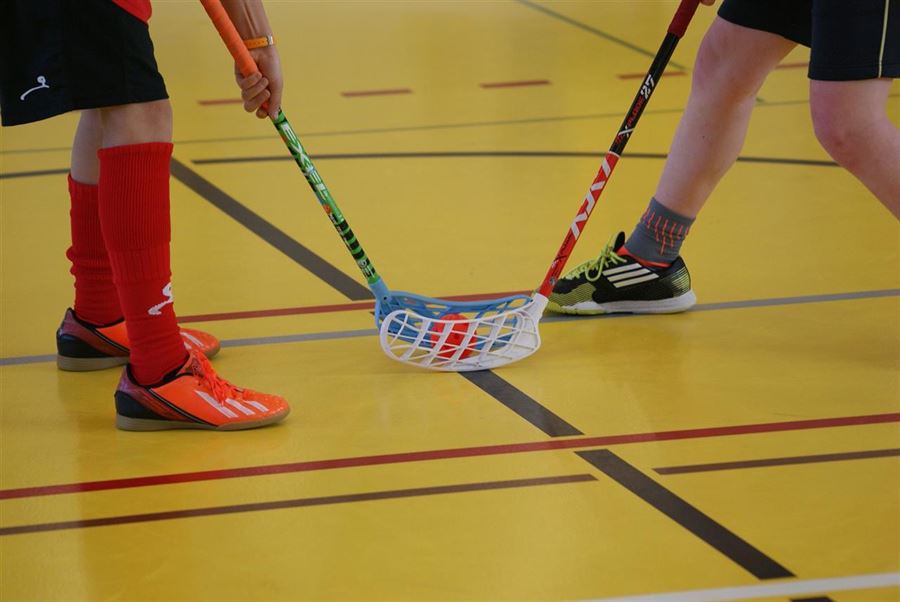 Køb floorball udstyr hos Floorballcentret.dk